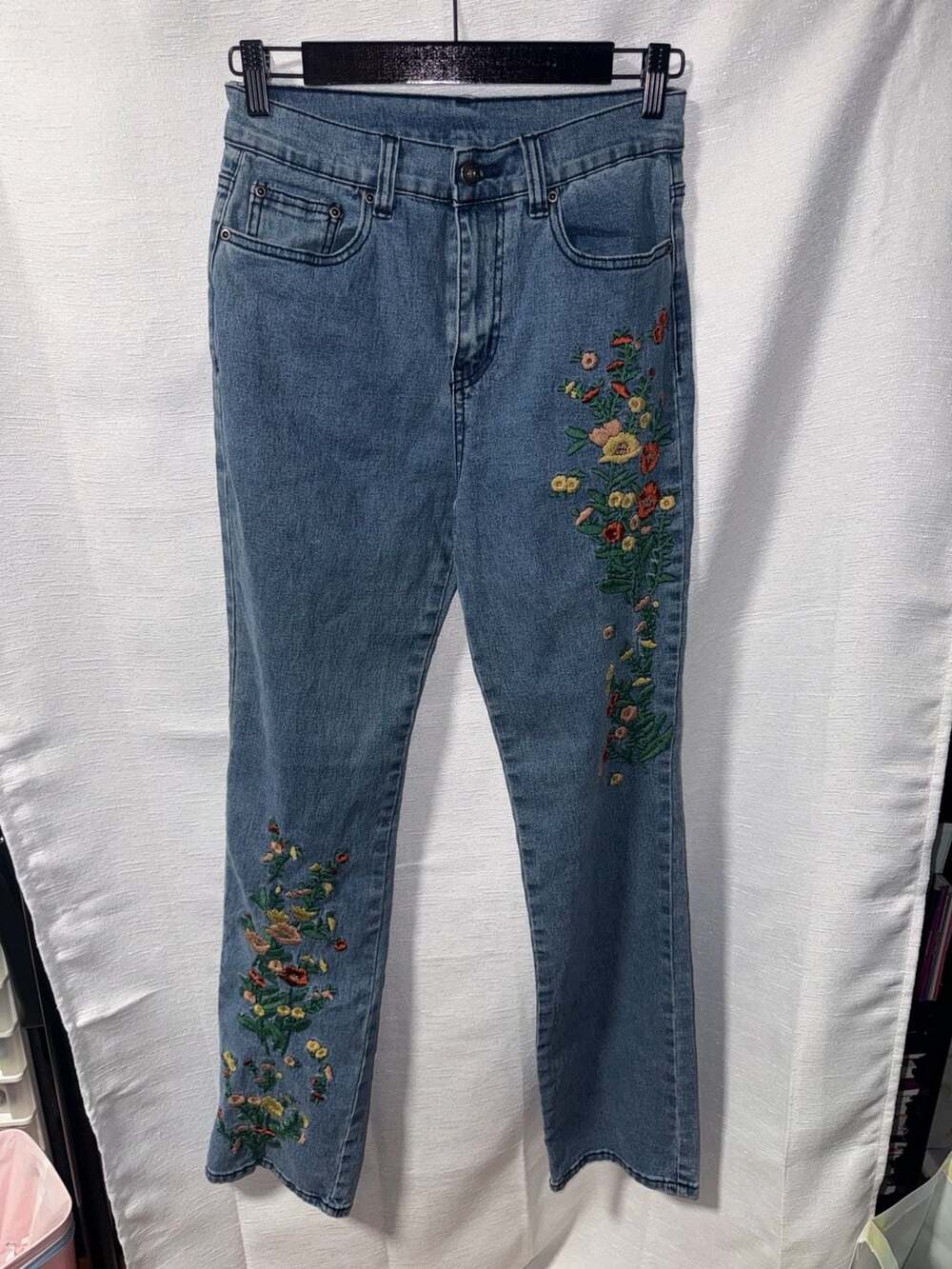 DG2 by Diane Gilman Floral Embroidered Stretch Denim Jeans Size 6